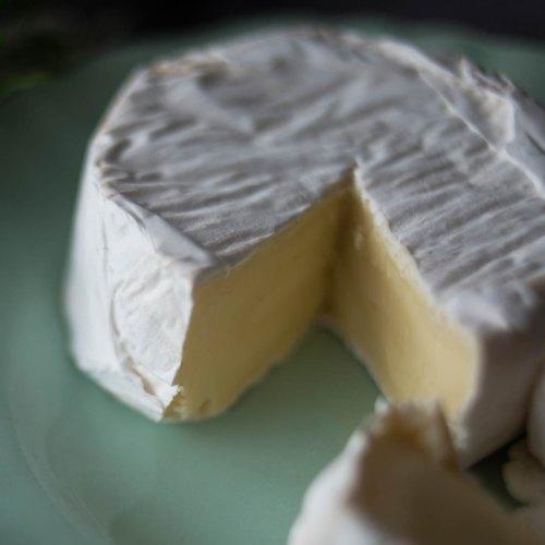 OVER THE MOON CHEESE OMG TRIPLE CREAM BRIE 130G